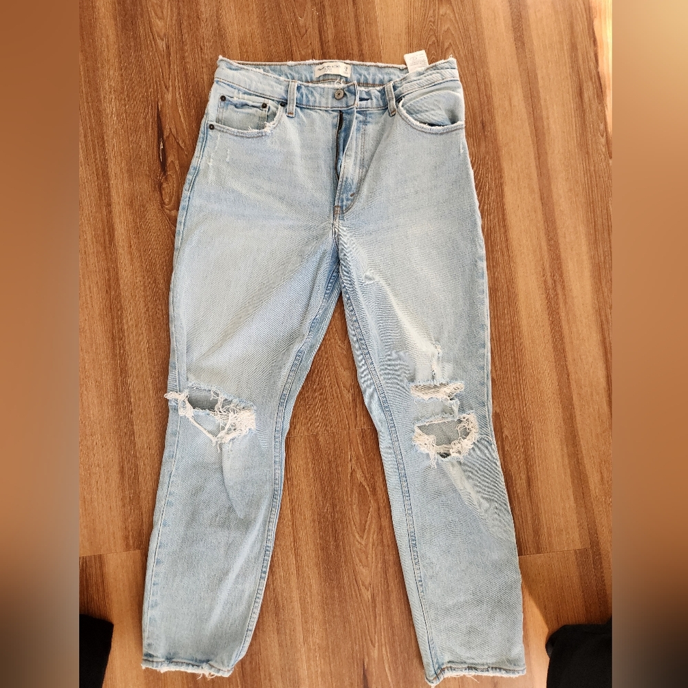 Abercrombie mom high rise jean
